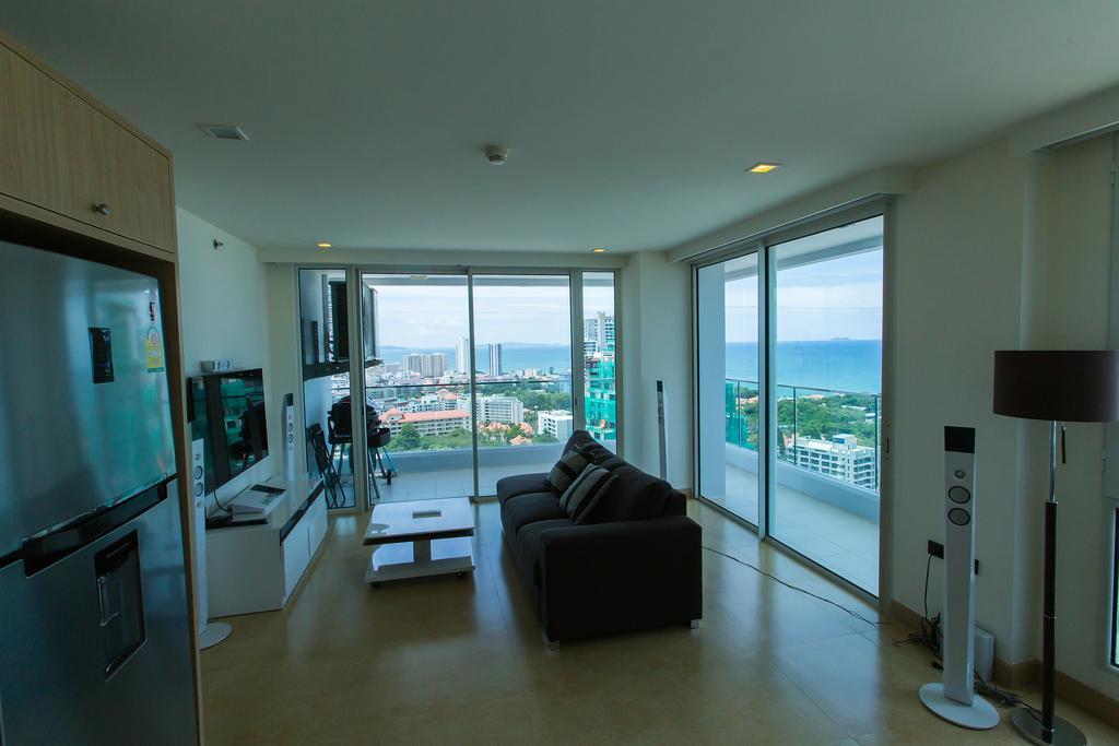 The Cliff Residence Condo Pattaya Room photo