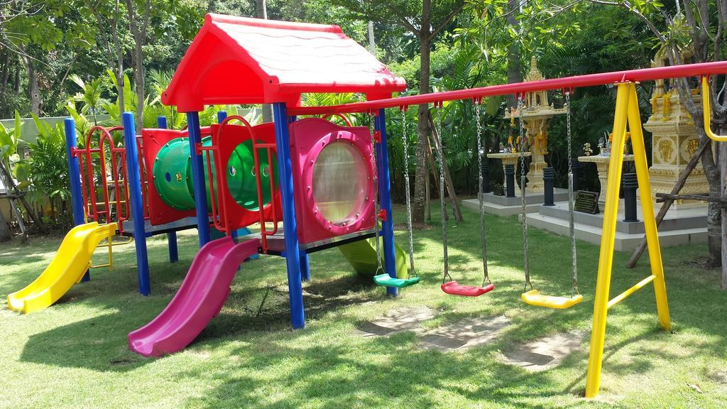 The Cliff Residence Condo Pattaya Exterior photo