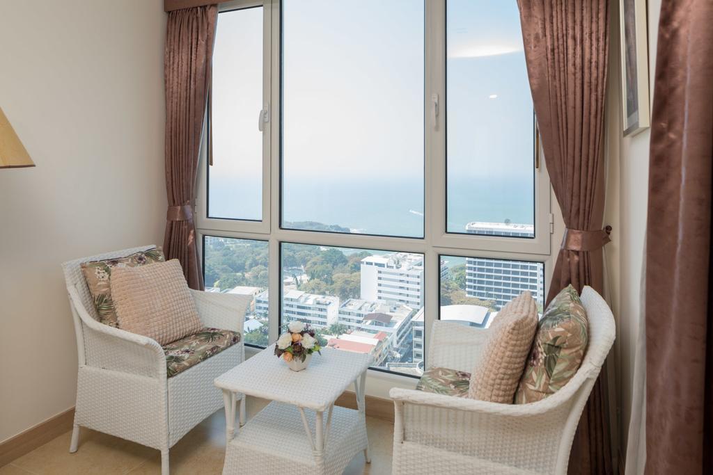 The Cliff Residence Condo Pattaya Room photo
